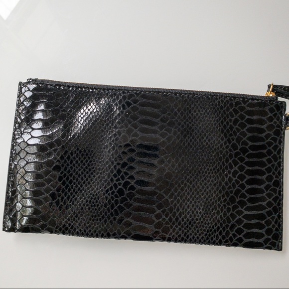 Michael Kors wristlet black snake print - Picture 4 of 5